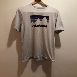 Patagonia tee size small